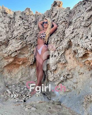 Adriana - Escort in Genf

