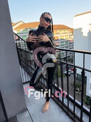 Ainara Domina - BDSM Dominatrix in Lausanne
