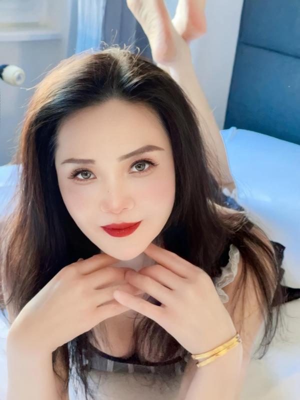 Aini - Escort in Genf
