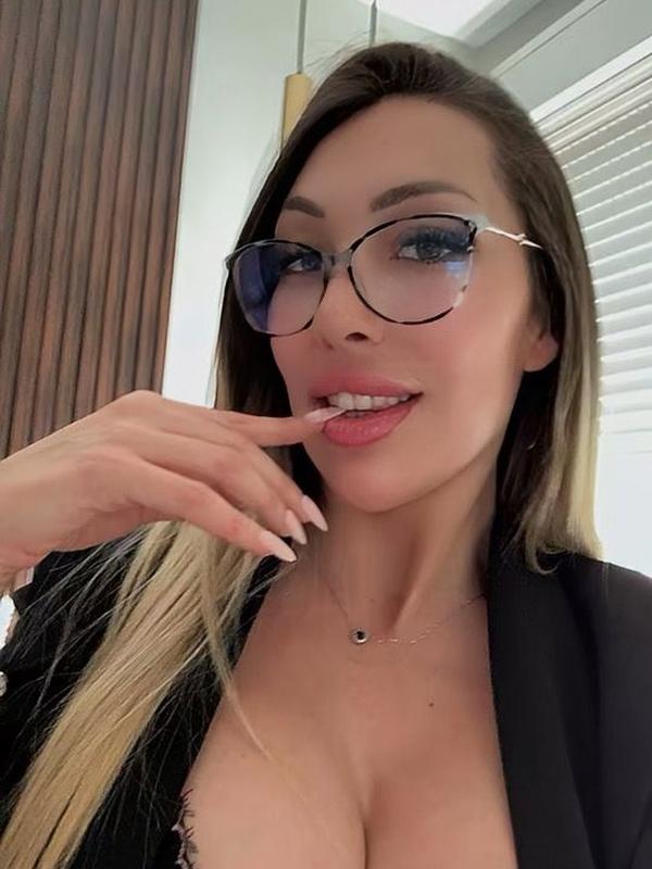 Alba - Escort à Neuchâtel
