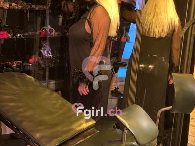 Alexa - Dominatrice BDSM à Genève
