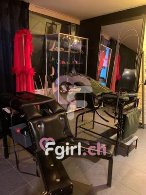 Alexa - Dominatrice BDSM à Genève
