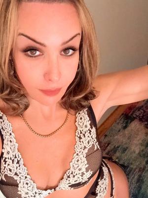 Ts Alexia - Escort à Eaux-vives
