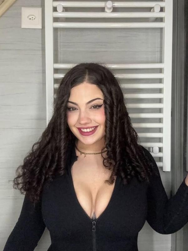 Alexia Sklave - Escort à Payerne
