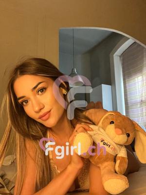 Aline - Escort in Thônex