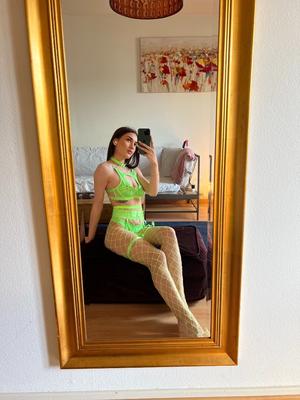 Aline - Escort à Eaux-vives
