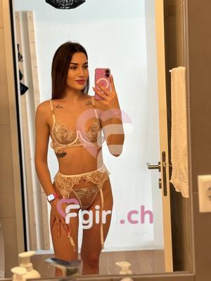Aline - Escort in Thônex