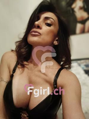 Alissa - Escort in Neuenburg