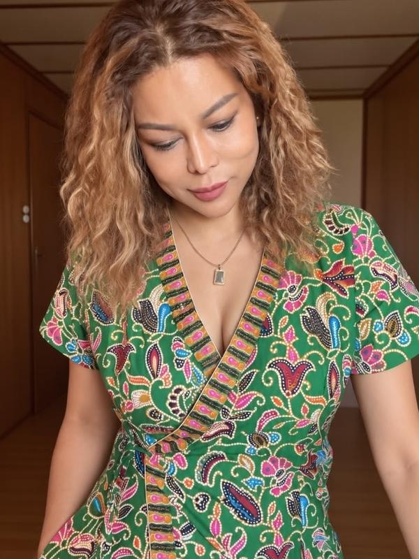 Alisse - Erotic masseuse in Nyon
