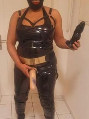 Aliya - Dominatrice BDSM à Delémont
