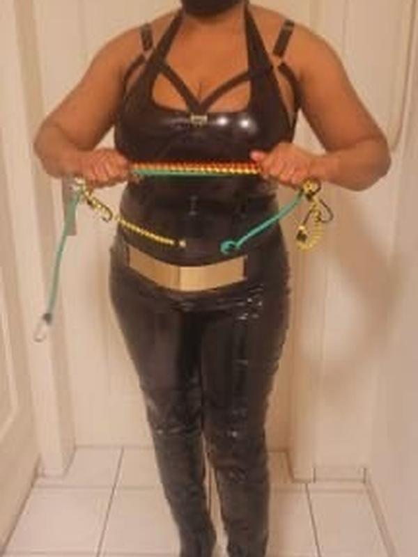 Aliya - Dominatrice BDSM à Delémont
