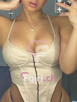 Amelia - Escort à Fribourg
