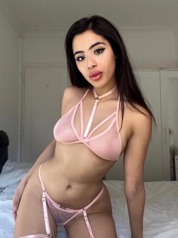 Amira - Escort in Genf
