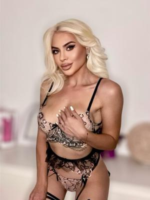 Amy - Erotic masseuse in Vétroz
