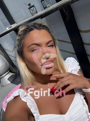 Amy - Erotic masseuse in Nyon
