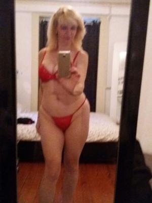 Anais - Escort in Genf
