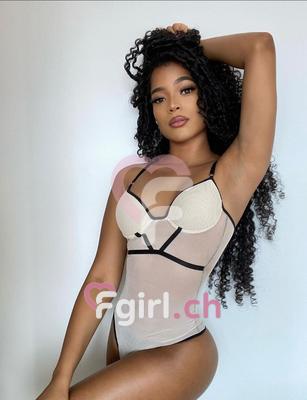 Andrea - Escort in Neuenburg
