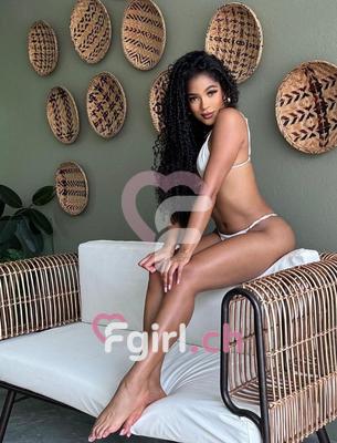 Andrea - Escort in Neuenburg

