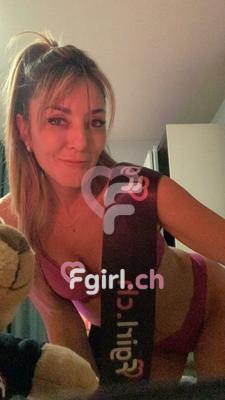 Angela X. - Massaggiatrice erotica a Payerne
