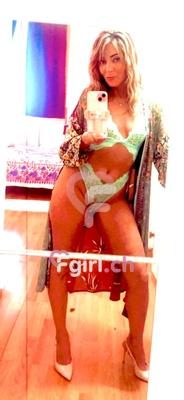Angela X. - Massaggiatrice erotica a Payerne