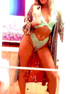 Angela X. - Erotische Masseurin in Morges
