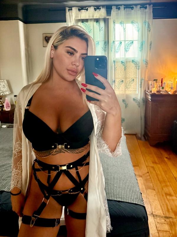 Angie - Escort à Neuchâtel
