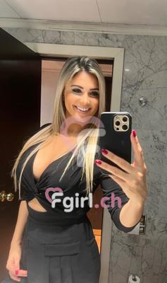 Angie - Escort in Eaux-vives
