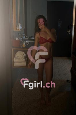 Angie - Erotische Masseurin in Lausanne
