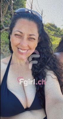 Anne - Erotische Masseurin in Neuenburg
