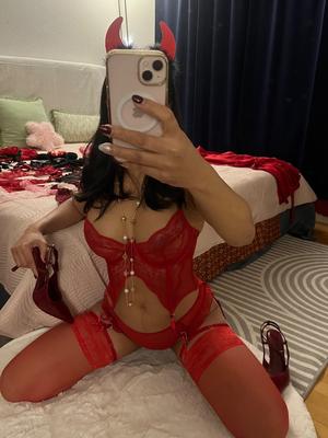 Anya - Erotische Masseurin in Genf
