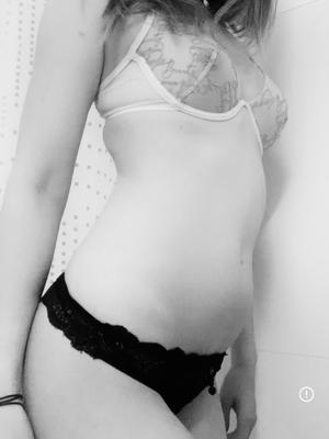 Apoline - Escort à Eaux-vives
