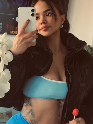 Ari - Erotische Masseurin in Sion
