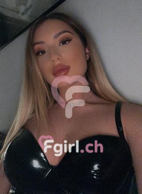 Arya - Dominatrice BDSM à Lausanne