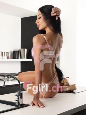 Aryel Massage - Erotische Masseurin in Saillon
