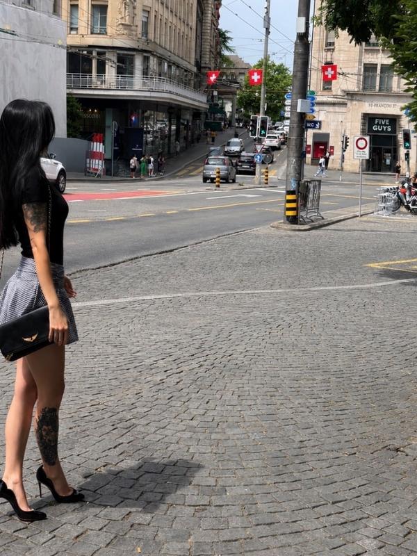 Laura - Escort à Genève
