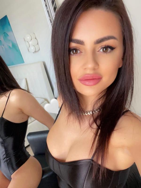 Bella - Escort à Carouge
