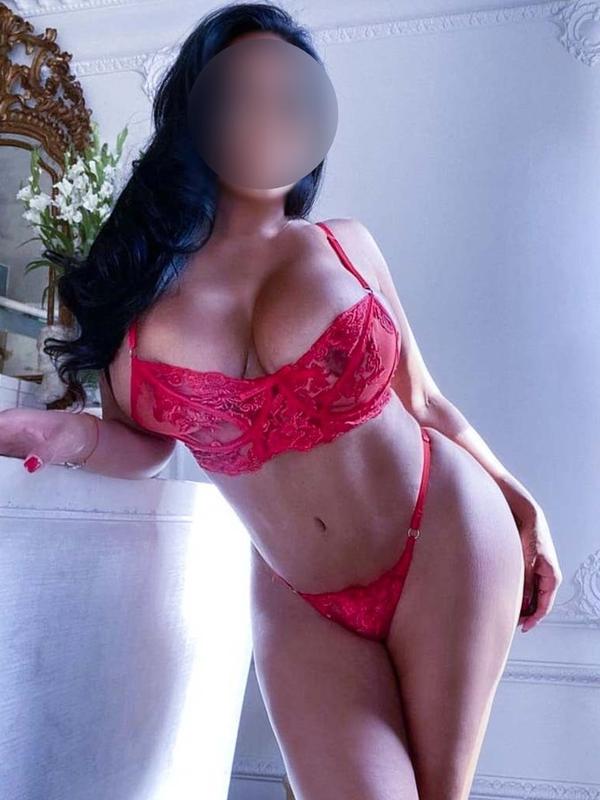 Betty - Escort in Martigny
