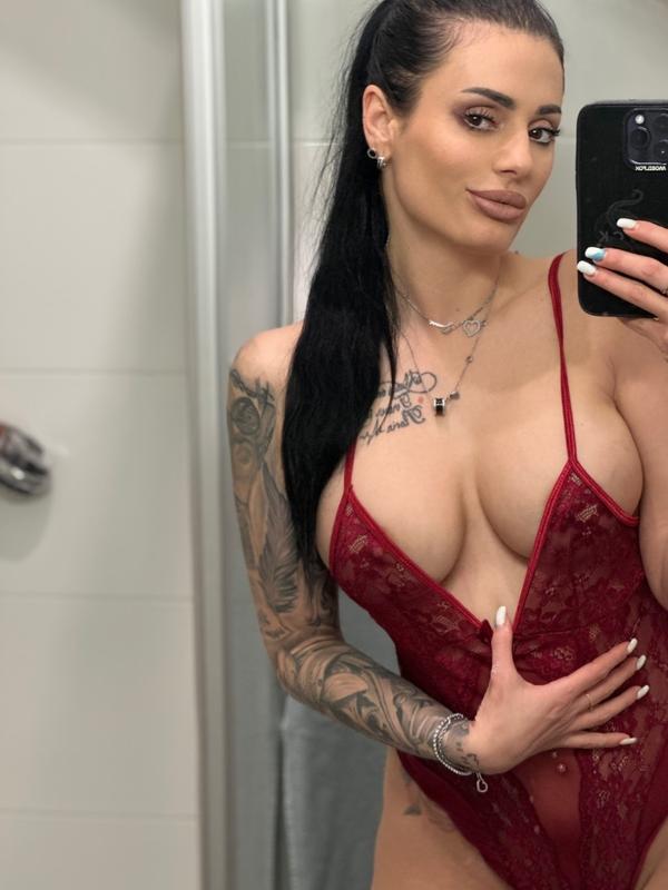 Betty - Escort à Yverdon-les-Bains
