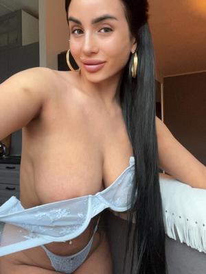 Bianca - Escort en Eaux-vives
