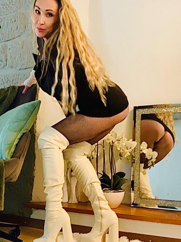 Blondy - Escort à Fribourg
