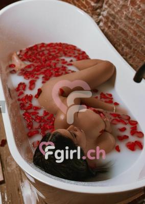 Burby - Escort in Carouge
