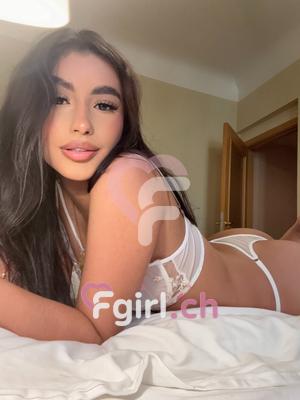 Cami - Escort in Montreux

