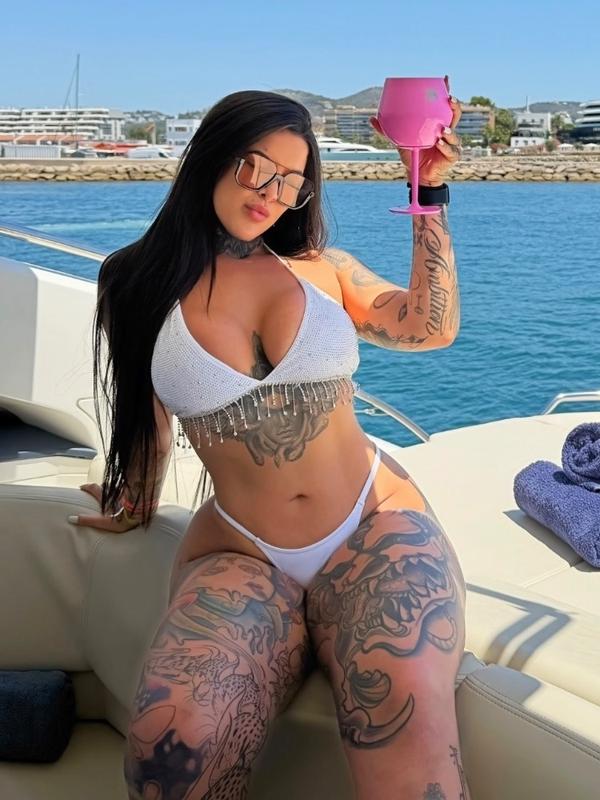 Camila - Escort in Neuchâtel
