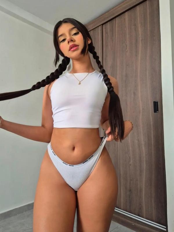 Camila - Escort à Genève
