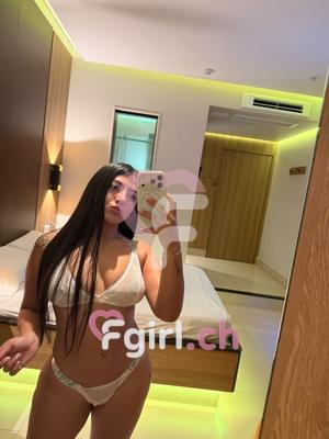 Camila - Escort in Eaux-vives
