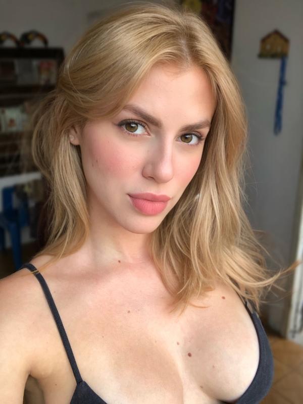 Camille - Escort à Genève

