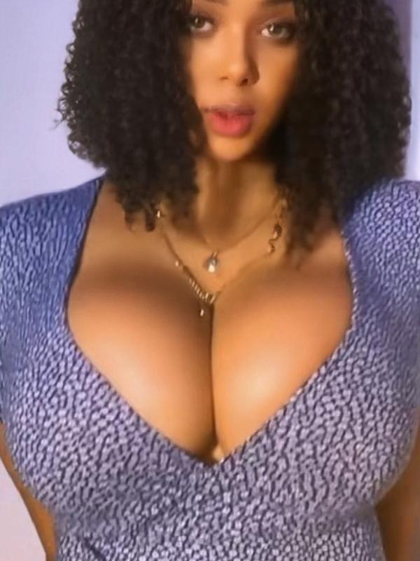 Camille - Escort in Sierre
