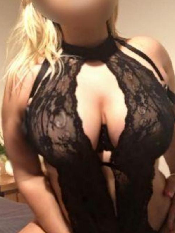 Carla - Masseuse érotique à Cornavin
