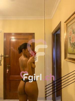 Carla - Escort in Genf
