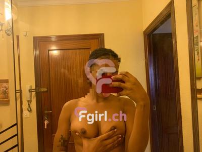 Carla - Escort in Genf
